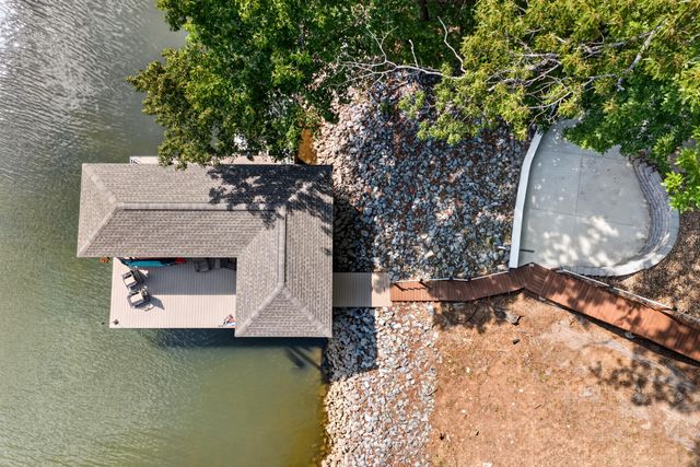 120 Lemon LN, Hardy, VA 24101