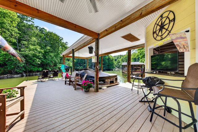 120 Lemon LN, Hardy, VA 24101