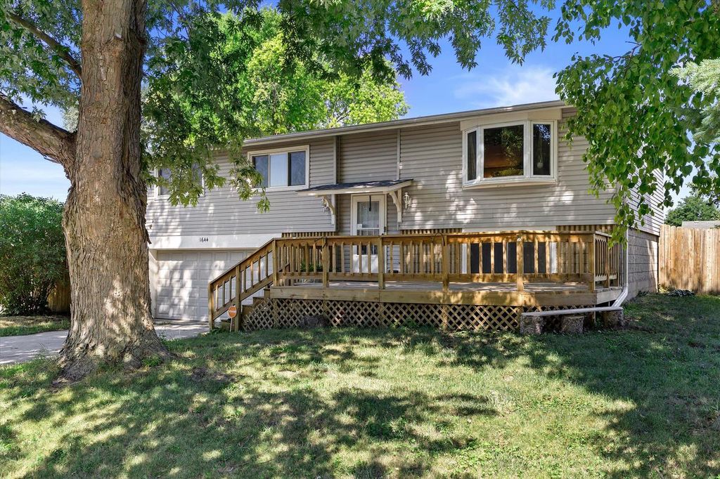 1644 Warwick WAY, Mount Pleasant, WI 53406