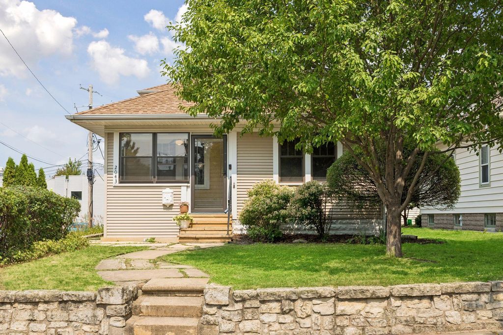 2043 Berkeley Avenue, Saint Paul, MN 55105 — exterior