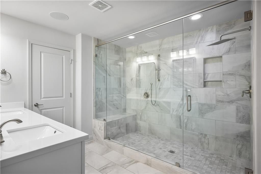 Image 20 of property listing at 2142 Coventry Drive, Atlanta, GA 30319