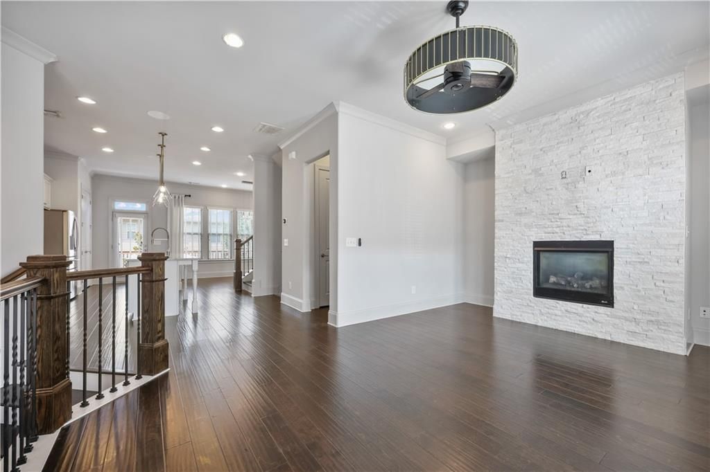 Image 4 of property listing at 2142 Coventry Drive, Atlanta, GA 30319