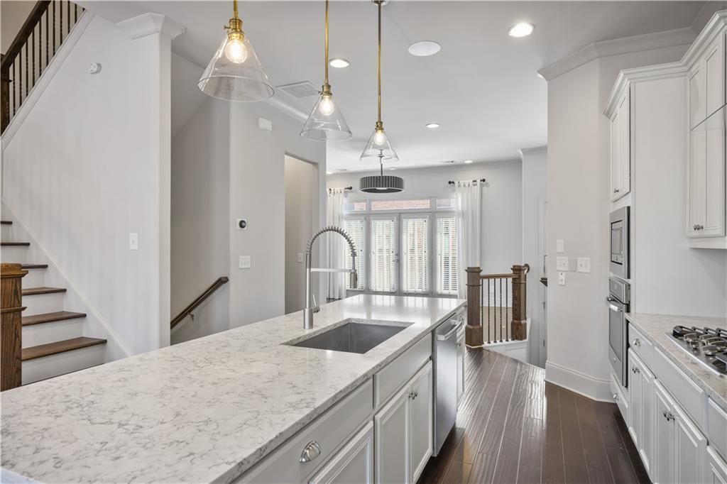 Image 8 of property listing at 2142 Coventry Drive, Atlanta, GA 30319