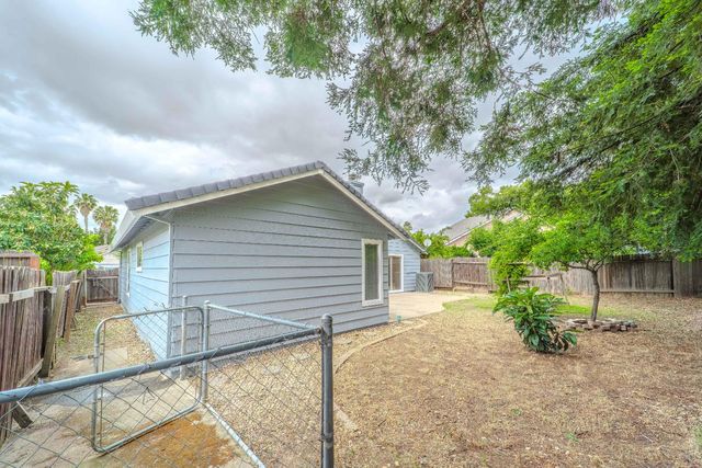 8515 Gibbs Way, Sacramento, CA 95823