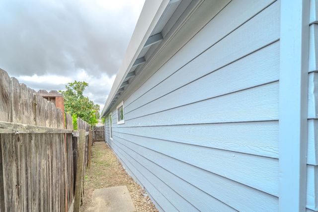 8515 Gibbs Way, Sacramento, CA 95823