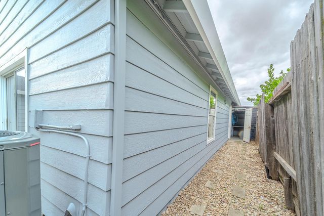 8515 Gibbs Way, Sacramento, CA 95823