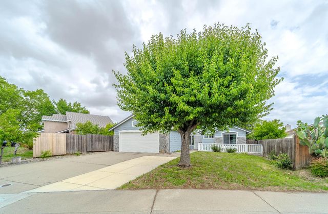 8515 Gibbs Way, Sacramento, CA 95823