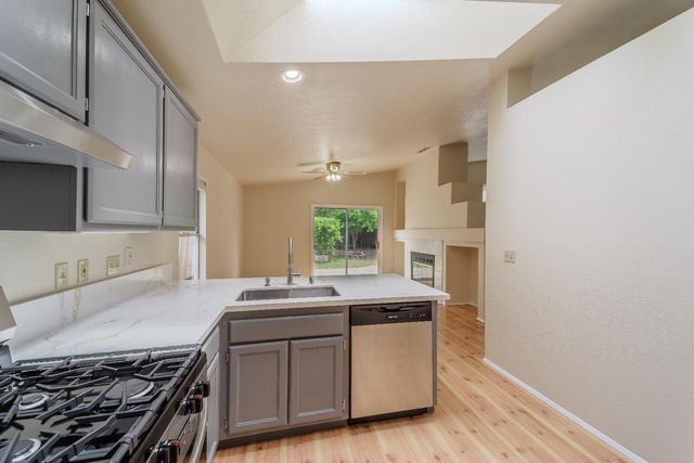 8515 Gibbs Way, Sacramento, CA 95823