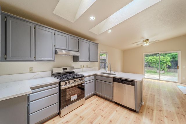 8515 Gibbs Way, Sacramento, CA 95823