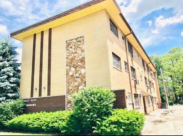 10425 S Hale Avenue 3A, Chicago, IL 60643