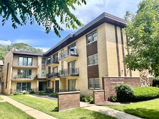 10425 S Hale Avenue 3A, Chicago, IL 60643
