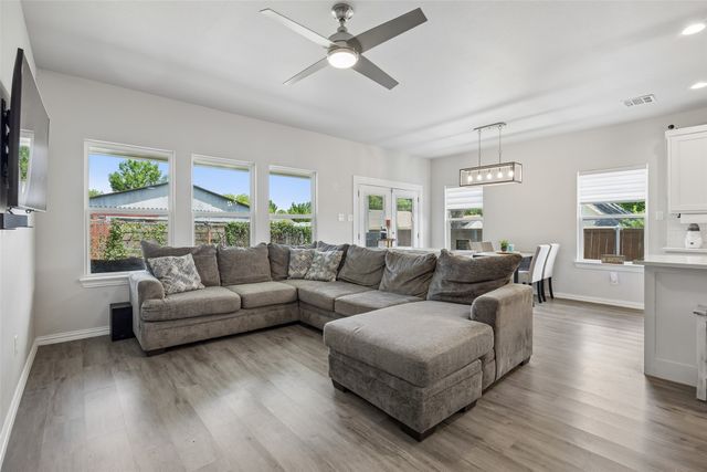 4945 Ramey Avenue, Fort Worth, TX 76105