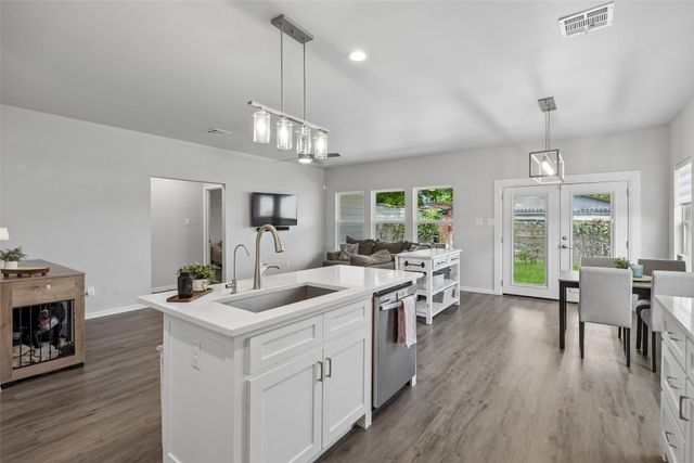 4945 Ramey Avenue, Fort Worth, TX 76105