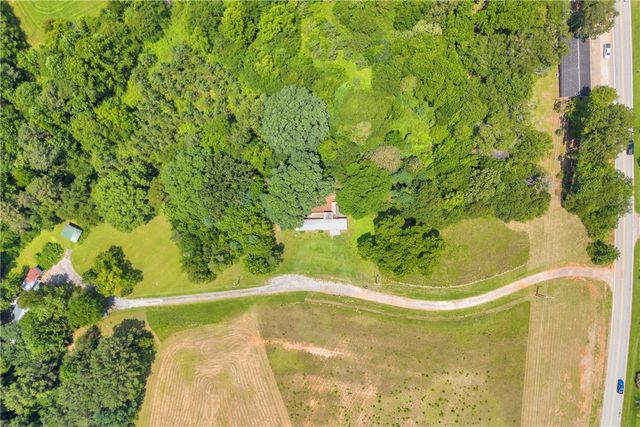 150 Newberry Road, Walhalla, SC 29691