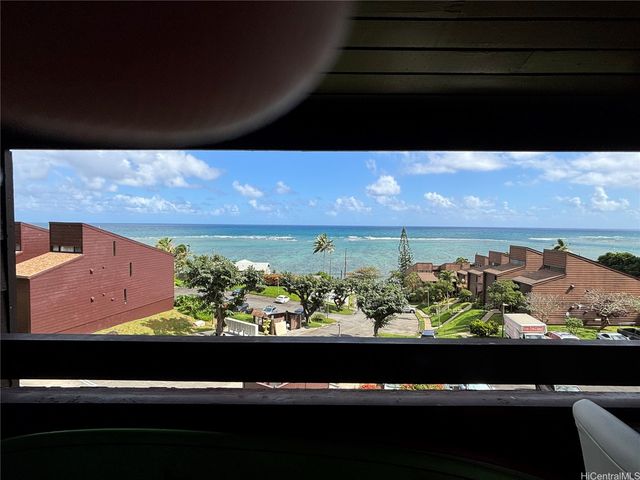 51-636 Kamehameha Highway 522, Kaaawa, HI 96730