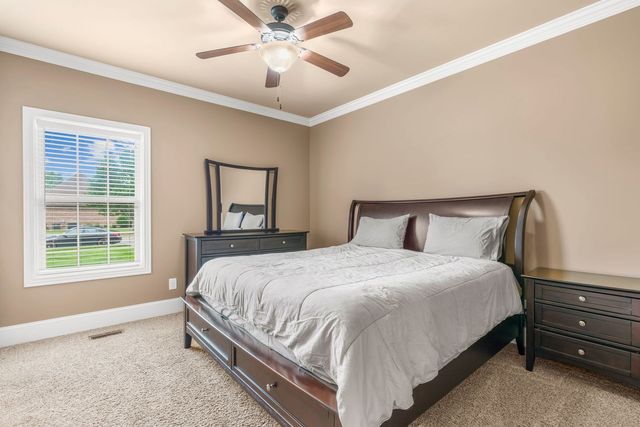 703 Farmington Dr, Lebanon, TN 37087