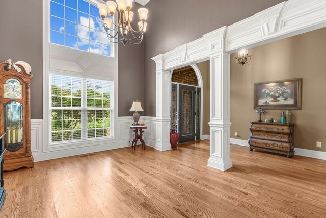 703 Farmington Dr, Lebanon, TN 37087