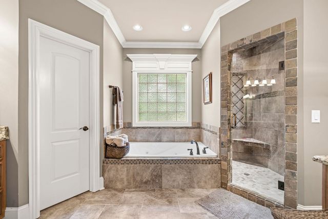 703 Farmington Dr, Lebanon, TN 37087