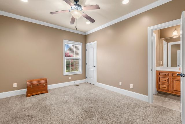 703 Farmington Dr, Lebanon, TN 37087
