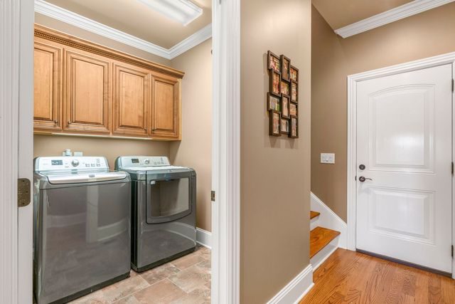 703 Farmington Dr, Lebanon, TN 37087