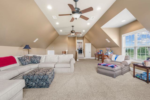 703 Farmington Dr, Lebanon, TN 37087