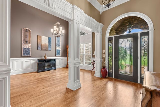 703 Farmington Dr, Lebanon, TN 37087