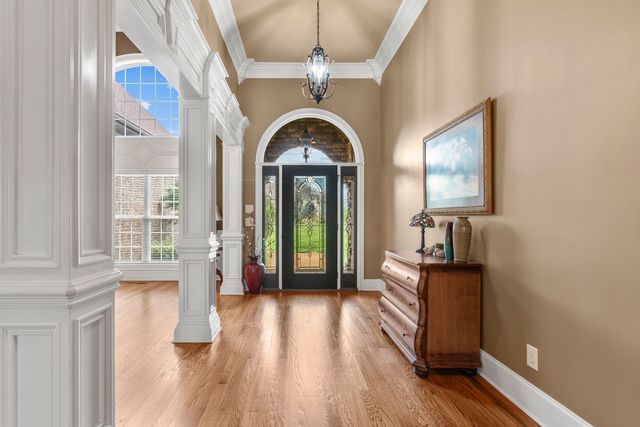 703 Farmington Dr, Lebanon, TN 37087