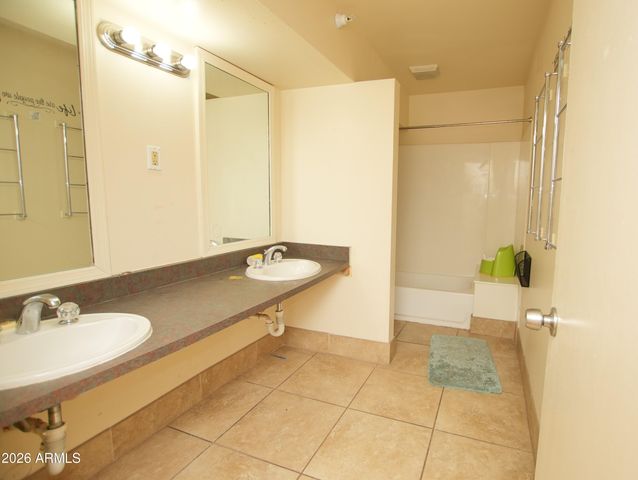 8204 E MONTEREY Way, Scottsdale, AZ 85251