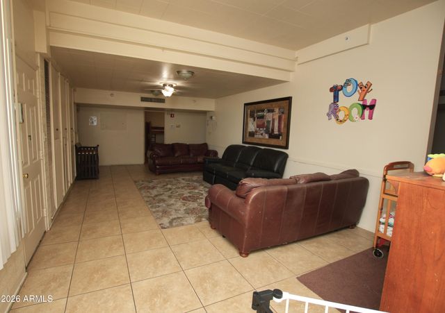 8204 E MONTEREY Way, Scottsdale, AZ 85251