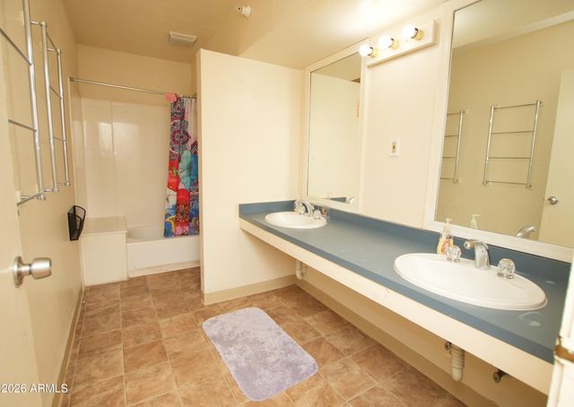 8204 E MONTEREY Way, Scottsdale, AZ 85251