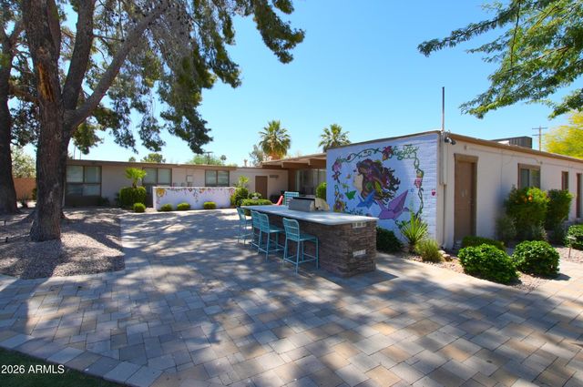 8204 E MONTEREY Way, Scottsdale, AZ 85251