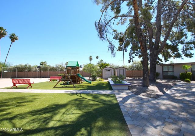 8204 E MONTEREY Way, Scottsdale, AZ 85251