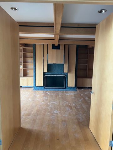 7716 Crystal Springs Road, Crystal Lake, IL 60012