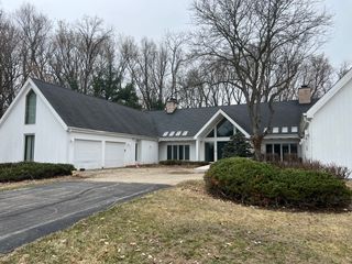 7716 Crystal Springs Road, Crystal Lake, IL 60012