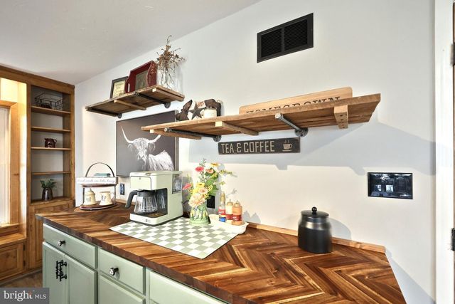 5010 ARNOLD RD, Glenville, PA 17329