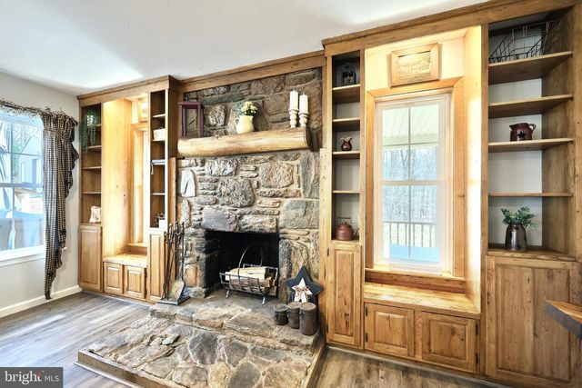 5010 ARNOLD RD, Glenville, PA 17329