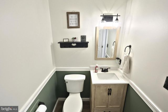 5010 ARNOLD RD, Glenville, PA 17329