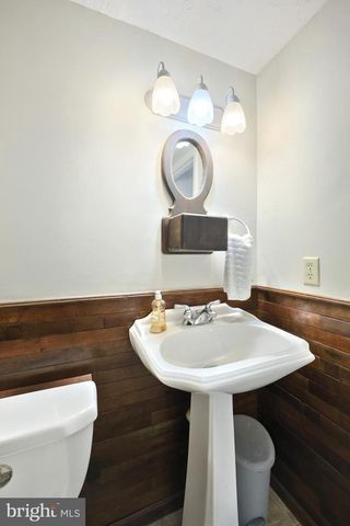 5010 ARNOLD RD, Glenville, PA 17329