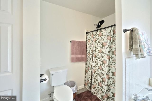 5010 ARNOLD RD, Glenville, PA 17329