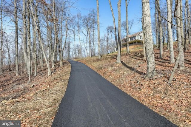 5010 ARNOLD RD, Glenville, PA 17329