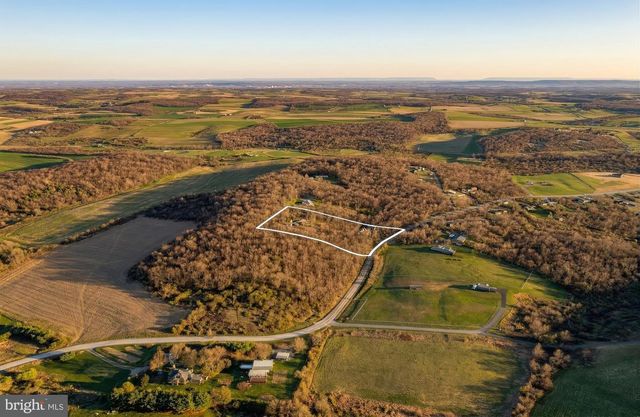 5010 ARNOLD RD, Glenville, PA 17329