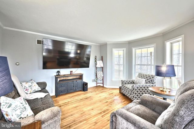 5010 ARNOLD RD, Glenville, PA 17329