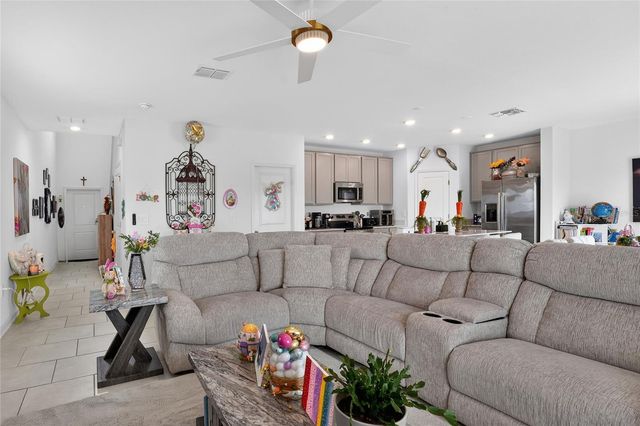 545 BELL PRAIRIE CIRCLE, Lake Wales, FL 33859