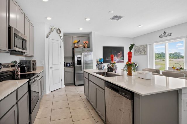 545 BELL PRAIRIE CIRCLE, Lake Wales, FL 33859