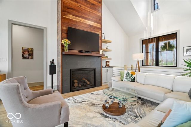 4852 Homestead Court, Zionsville, IN 46077