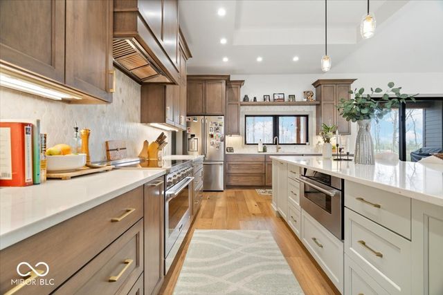 4852 Homestead Court, Zionsville, IN 46077