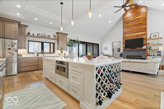 4852 Homestead Court, Zionsville, IN 46077