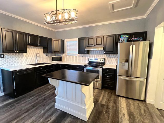 311 W Murray Avenue, White Pigeon, MI 49099