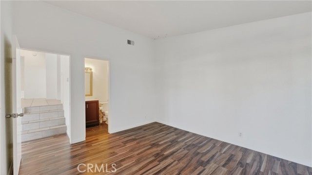 2600 W Segerstrom Avenue D, Santa Ana, CA 92704