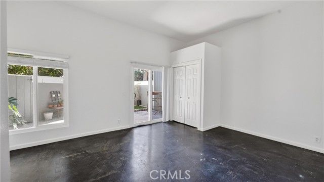 2600 W Segerstrom Avenue D, Santa Ana, CA 92704